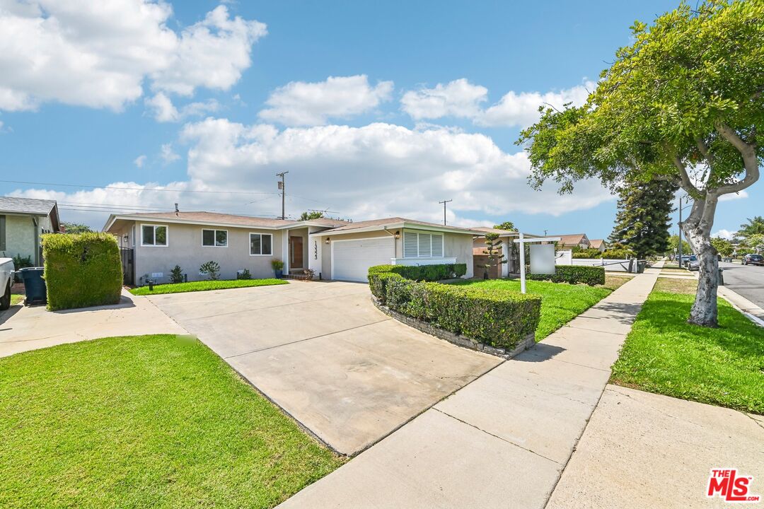 Property photo for 13323 S Saint Andrews Pl, Gardena, CA