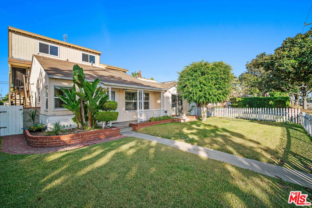 Property photo for 2513 190Th St, #B, Redondo Beach, CA