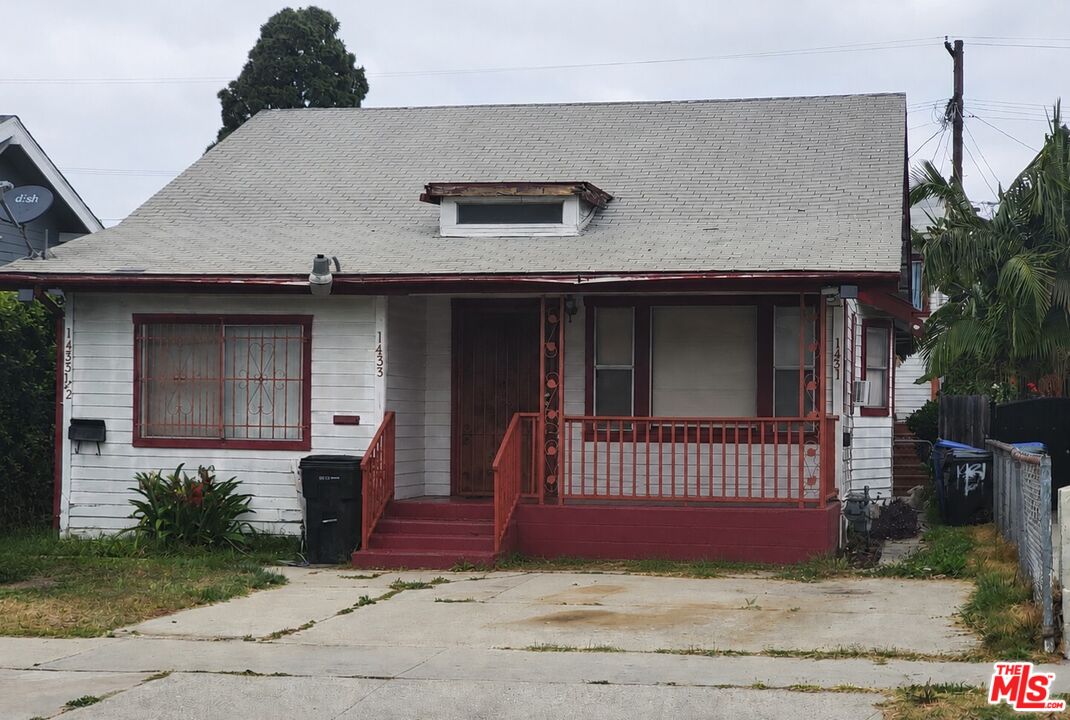 Property photo for 1431 W 56th St, Los Angeles, CA