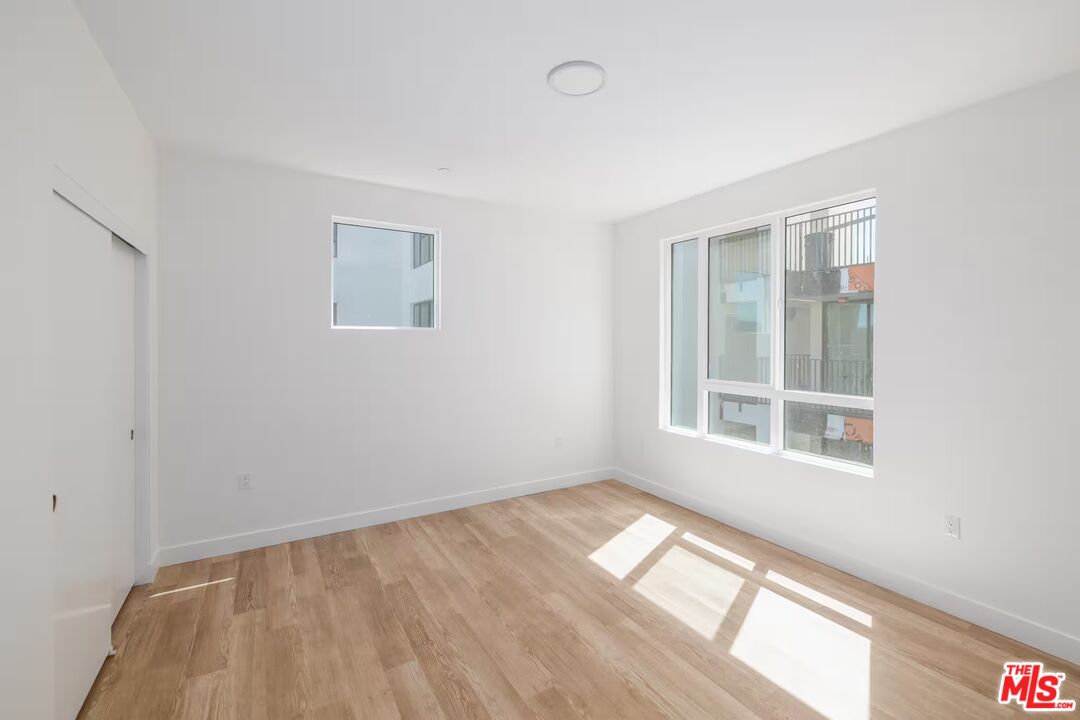 Property photo for 23036 Ventura Blvd, Los Angeles, CA