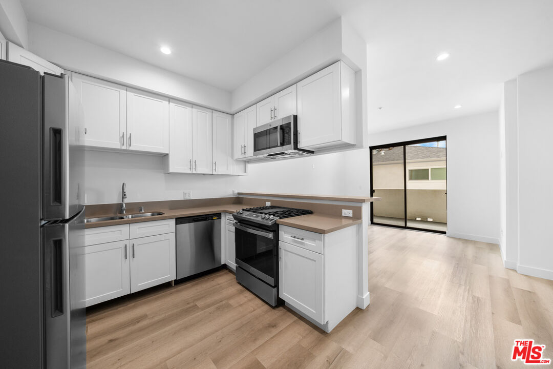 Property photo for 5612 Lexington Ave, #204, Los Angeles, CA