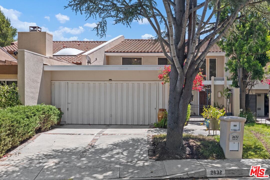 Property photo for 2632 Claray Dr, Los Angeles, CA