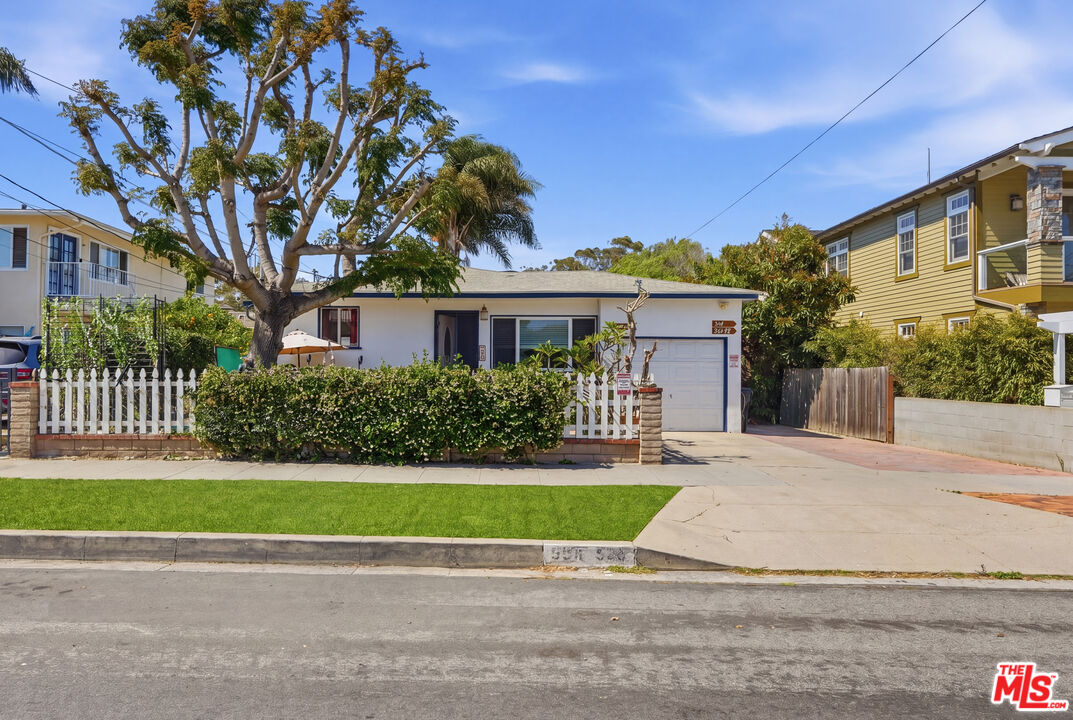 Property photo for 534 W 39th St, San Pedro, CA