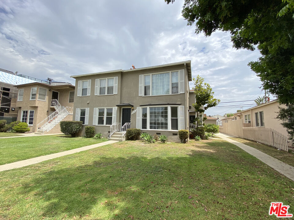 Property photo for 2620 S Barrington Ave, Los Angeles, CA