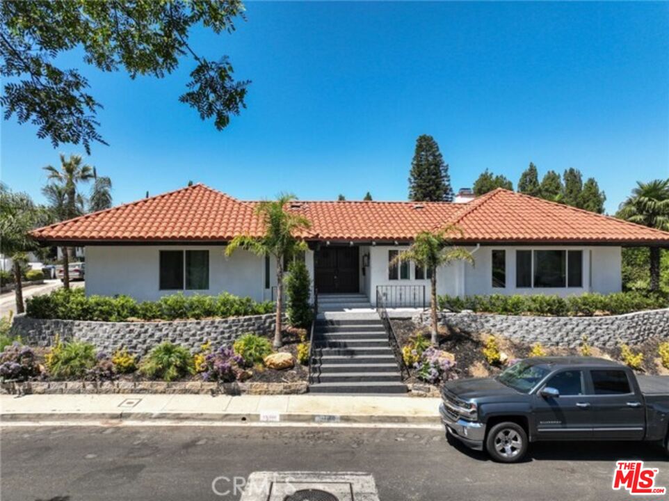 Property photo for 2199 Summitridge Dr, Beverly Hills, CA