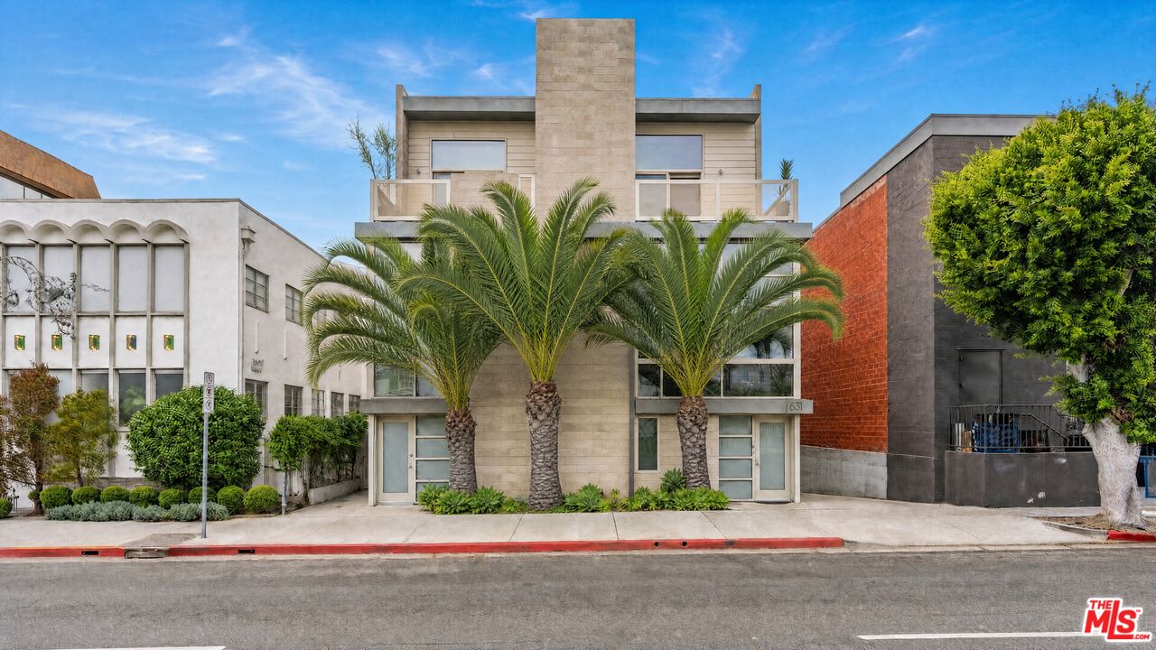 Property photo for 631 N Larchmont Blvd, #2, Los Angeles, CA