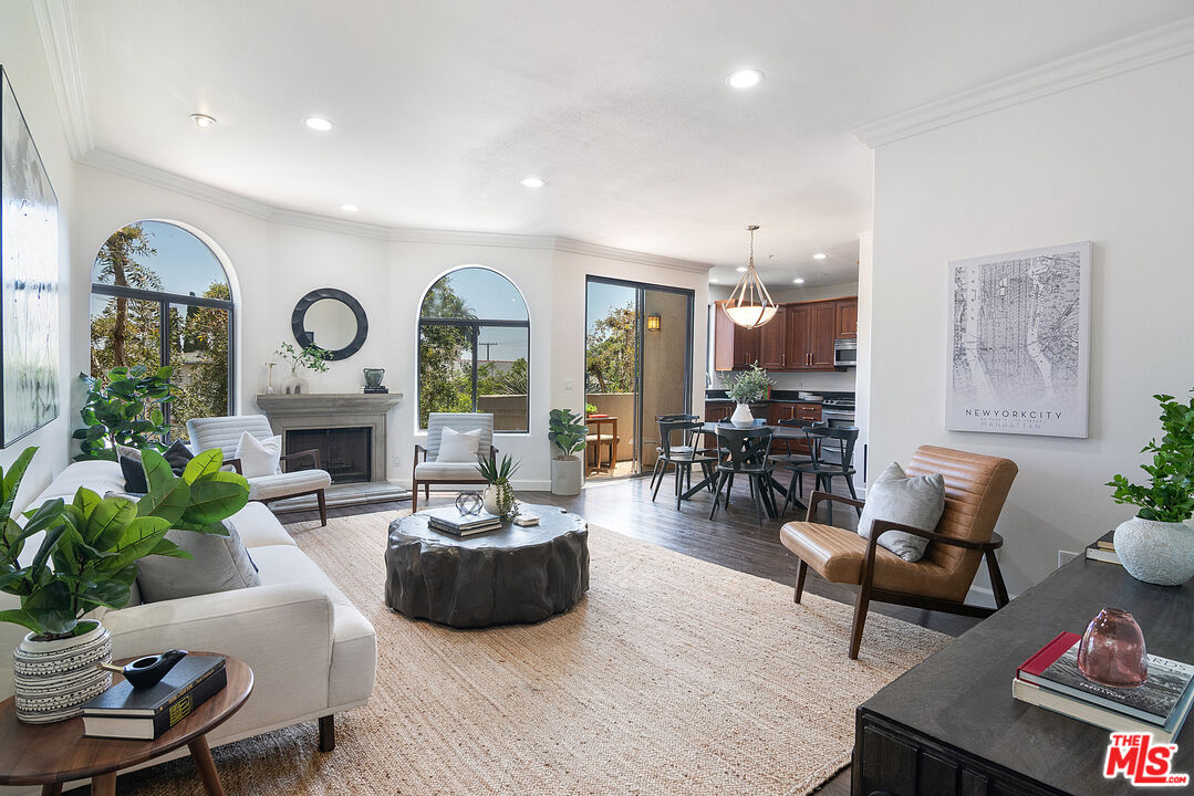 Property photo for 1541 S Bedford St, #201, Los Angeles, CA