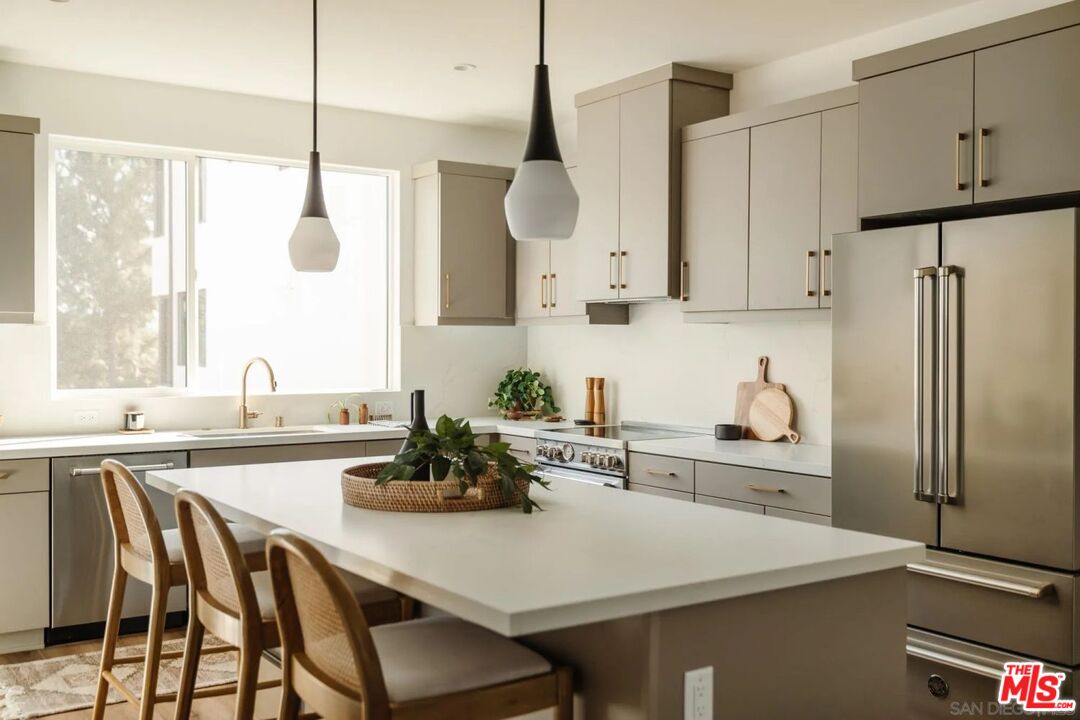 Property photo for 3859 N Riley Ln, Los Angeles, CA