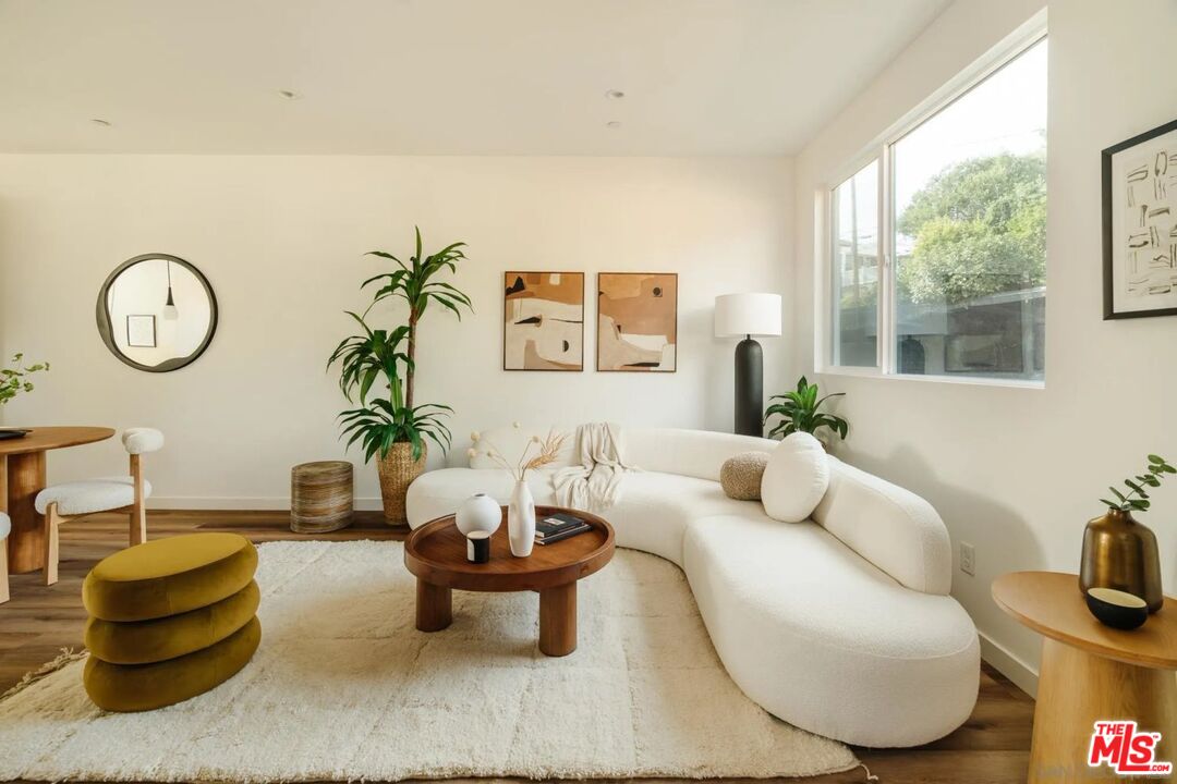 Property photo for 3863 N Riley Ln, Los Angeles, CA