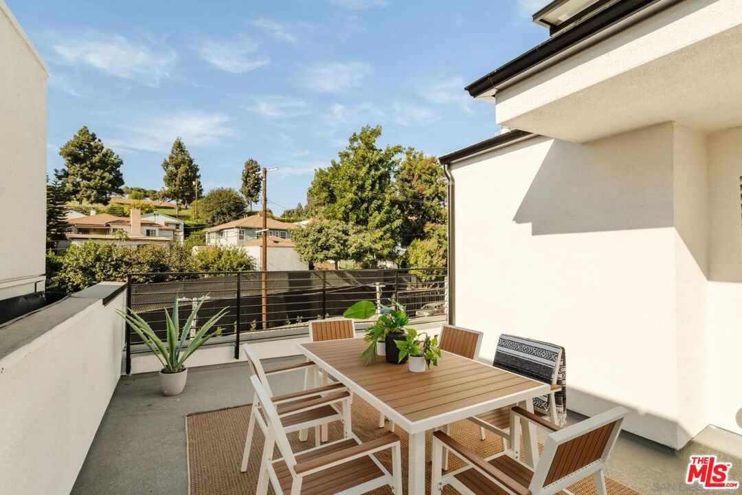 Property photo for 3867 N Riley Ln, Los Angeles, CA