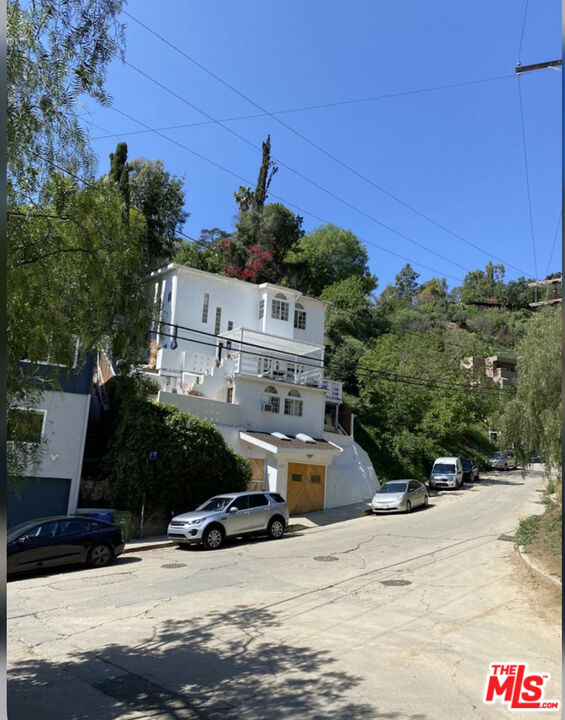 Property photo for 613 Museum Dr, Los Angeles, CA