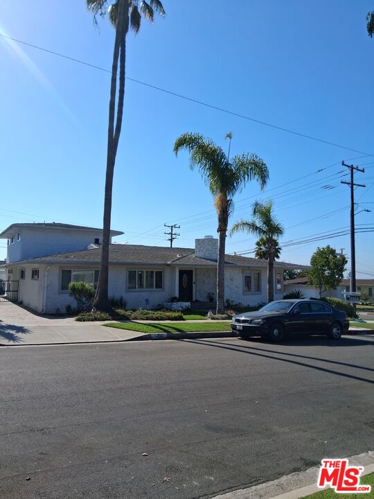 Property photo for 5424 S Sherbourne Dr, Los Angeles, CA