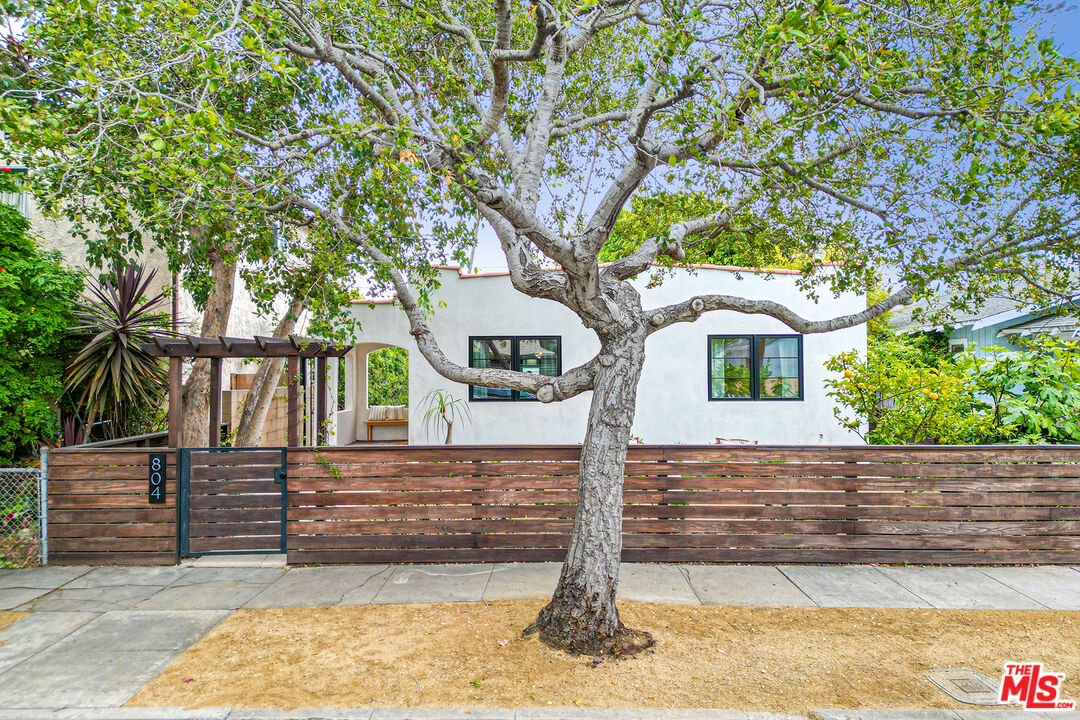 Property photo for 804 Boccaccio Ave, Venice, CA