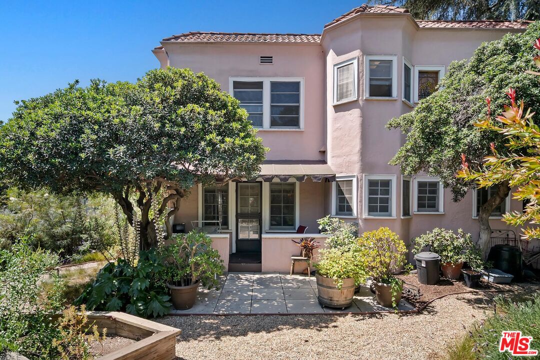 Property photo for 1107 S Citrus Ave, Los Angeles, CA