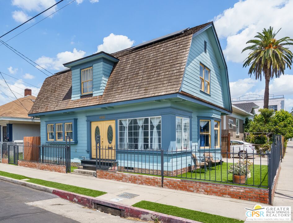 Property photo for 1986 Norwood St, Los Angeles, CA