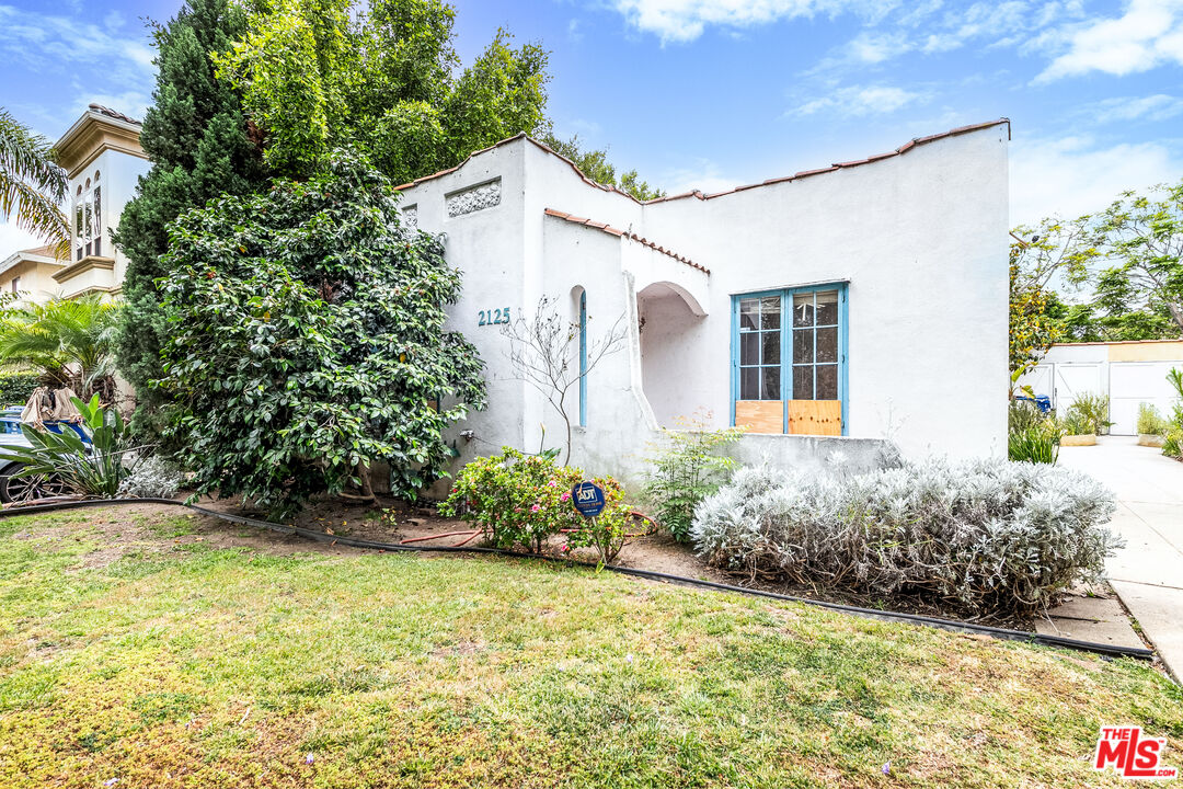 Property photo for 2125 Selby Ave, Los Angeles, CA