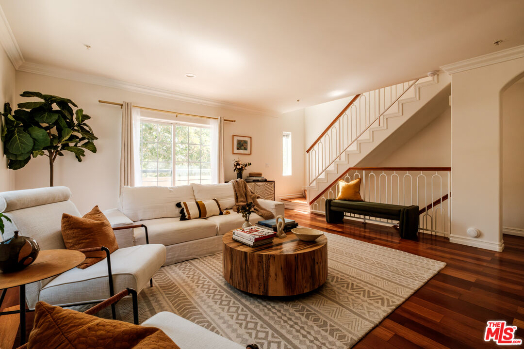 Property photo for 821 S Gramercy Pl, #2, Los Angeles, CA