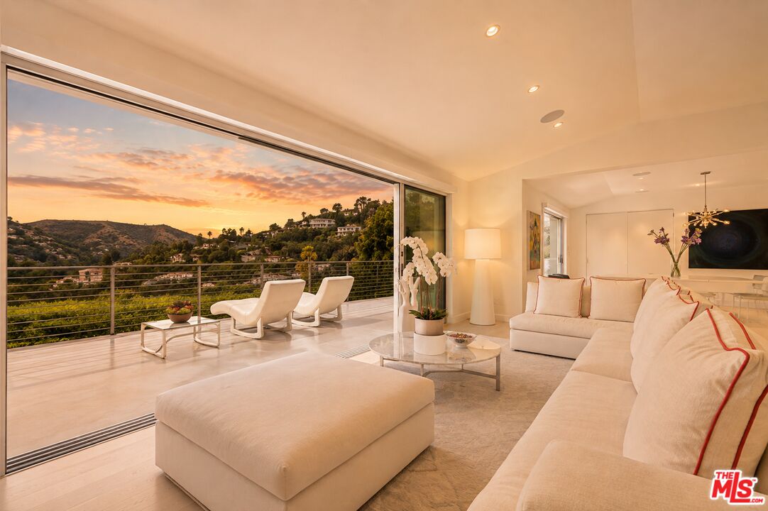 Property photo for 9422 Readcrest Dr, Beverly Hills, CA