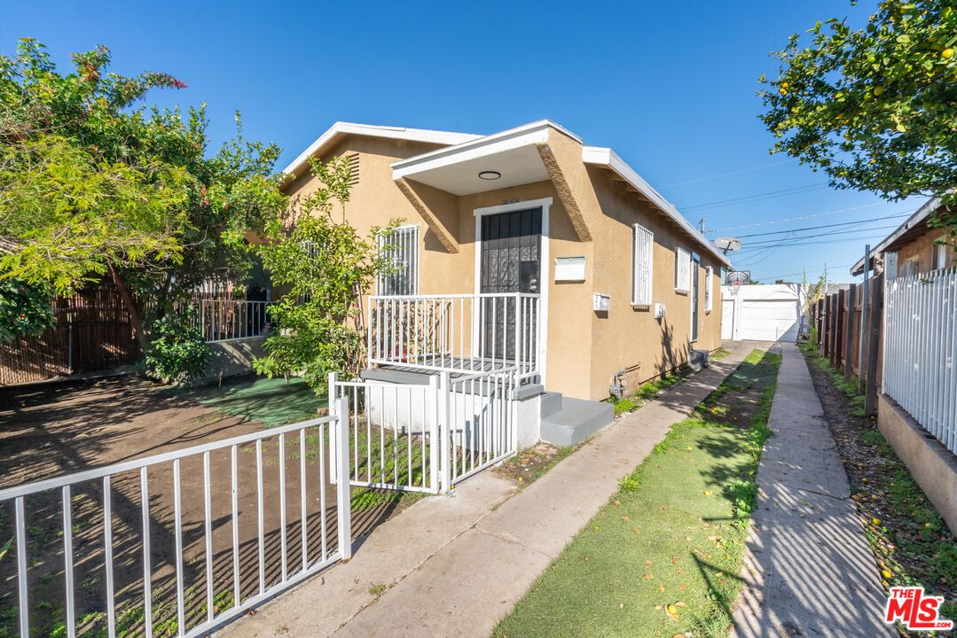 Property photo for 341 E 71st St, Los Angeles, CA