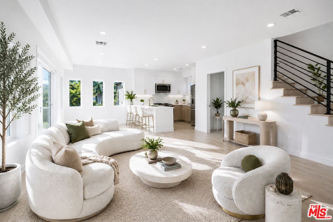 Property photo for 2120 N Beachwood Dr, Los Angeles, CA