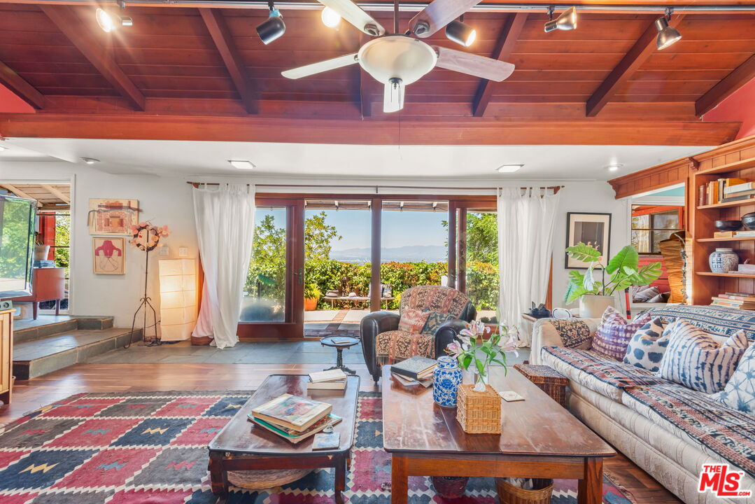Property photo for 15739 Mulholland Pl, Los Angeles, CA
