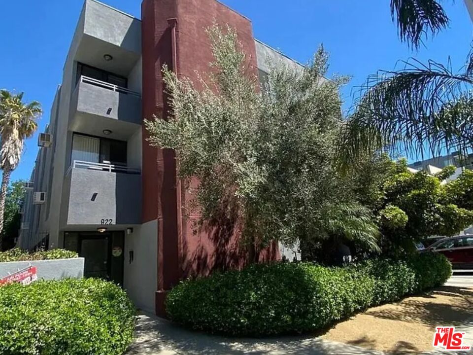 Property photo for 922 N Hudson Ave, #10, Los Angeles, CA