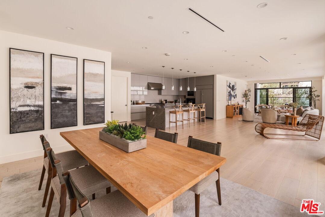 Property photo for 425 N Palm Dr, #202, Beverly Hills, CA