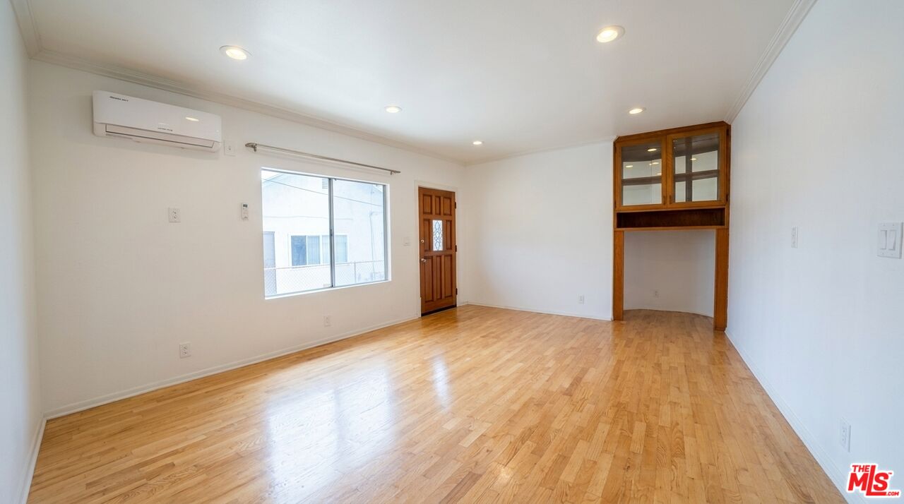 Property photo for 1538 N Mariposa Ave, Los Angeles, CA