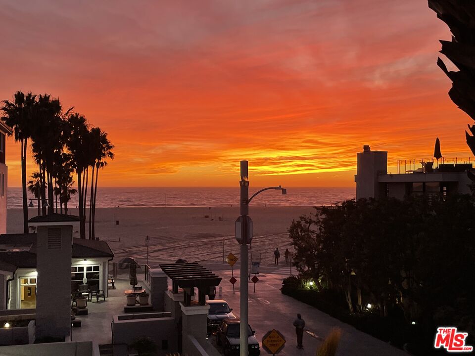 Property photo for 22 Navy St, #306, Venice, CA