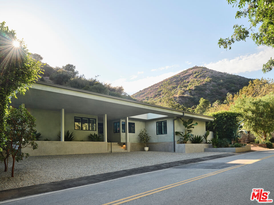 Property photo for 2633 Mandeville Canyon Rd, Los Angeles, CA