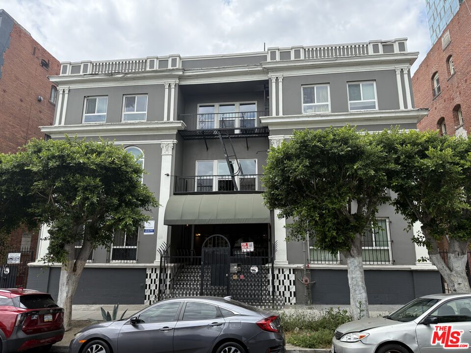 Property photo for 681 Shatto Pl, Los Angeles, CA