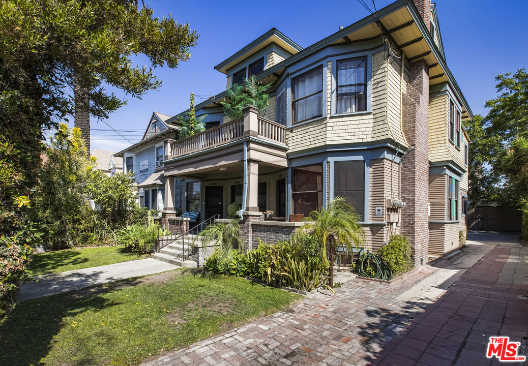 Property photo for 1017 W 24th St, Los Angeles, CA
