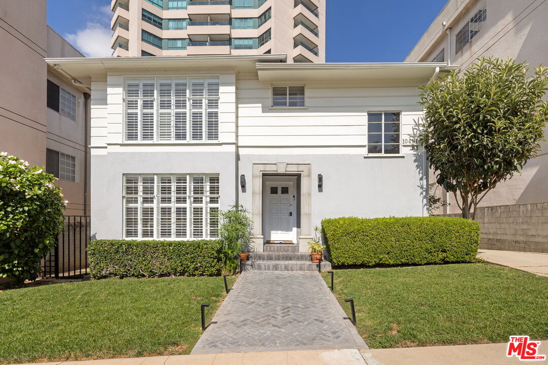 Property photo for 10481 Ashton Ave, Los Angeles, CA