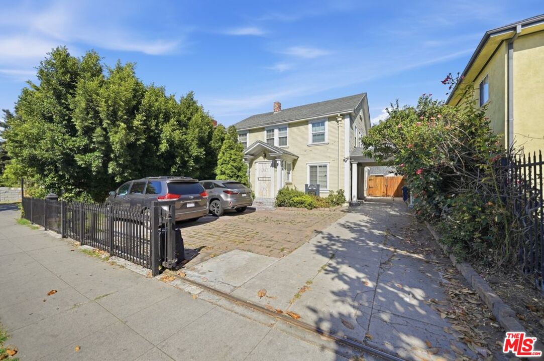 Property photo for 1220 Crenshaw Blvd, Los Angeles, CA