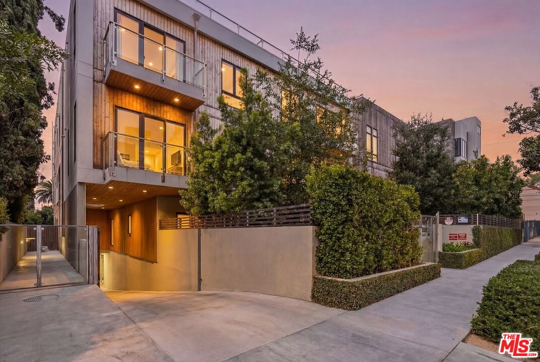 Property photo for 1041 N Spaulding Ave, #203, Los Angeles, CA