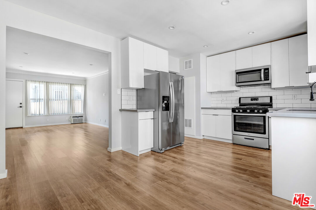 Property photo for 208 S Harvard Blvd, #3, Los Angeles, CA