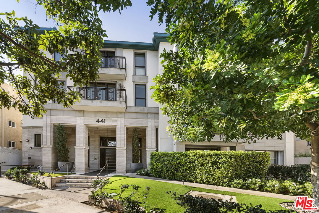 Property photo for 441 S Barrington Ave, #311, Los Angeles, CA
