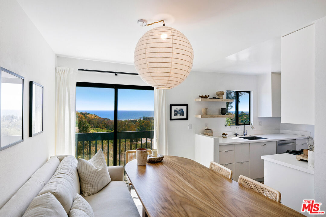Property photo for 29239 HEATHERCLIFF RD, #4, Malibu, CA