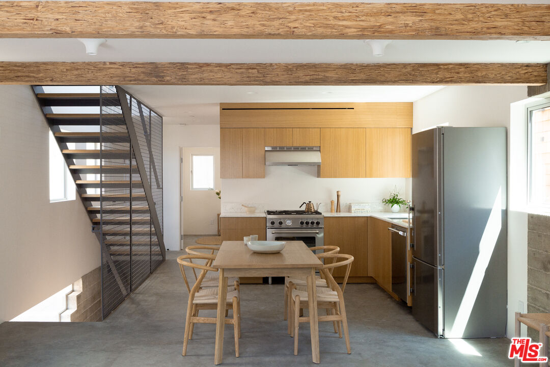 Property photo for 8870 Wonderland Ave, Los Angeles, CA