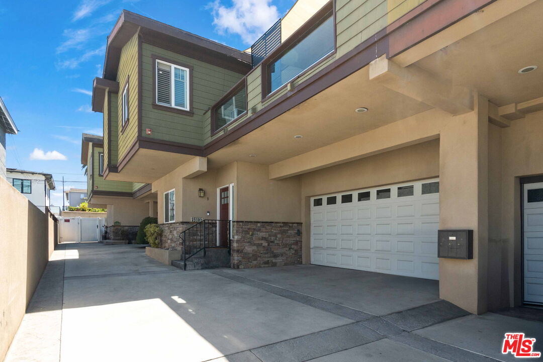 Property photo for 2516 Gates Ave, #B, Redondo Beach, CA