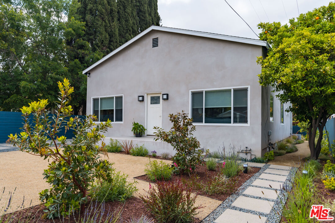 Property photo for 1460 Yosemite Dr, Los Angeles, CA