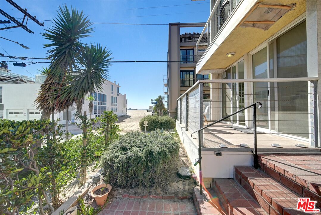 Property photo for 15 Spinnaker St, #101, Marina Del Rey, CA