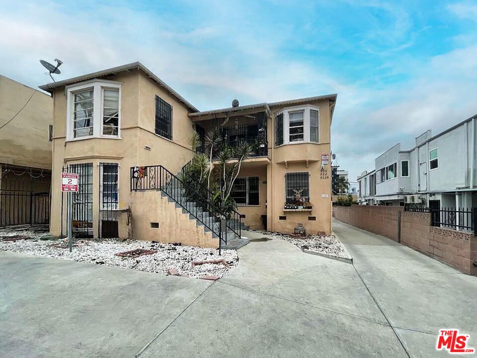 Property photo for 920 S Kenmore Ave, Los Angeles, CA