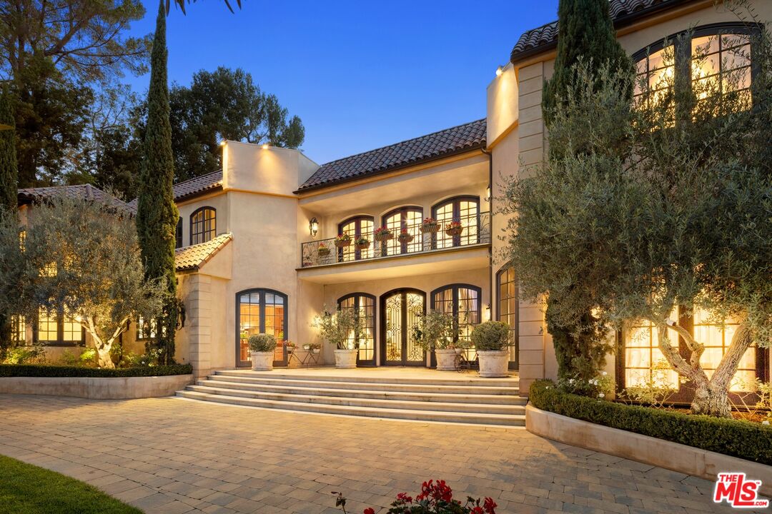 Property photo for 9541 Sunset Blvd, Beverly Hills, CA