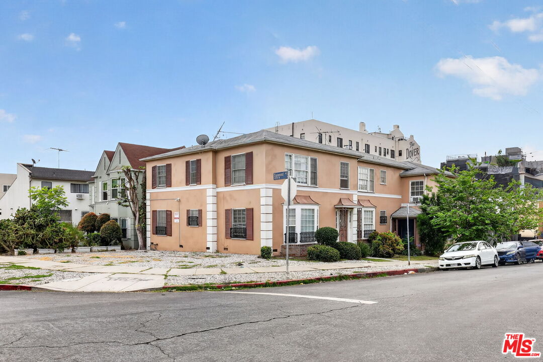Property photo for 310 N St Andrews Pl, Los Angeles, CA