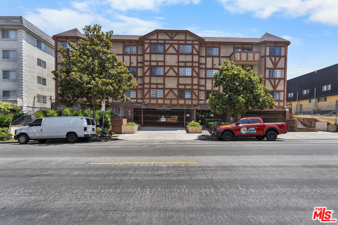 Property photo for 424 S Westmoreland Ave, #306, Los Angeles, CA