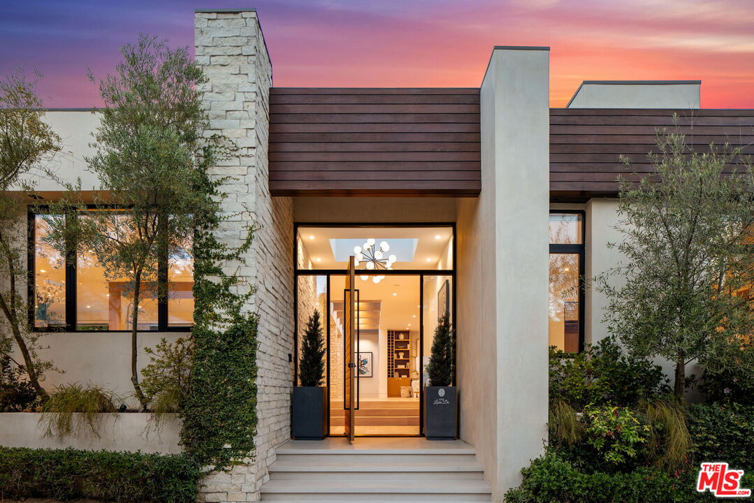 Property photo for 9988 Liebe Dr, Beverly Hills, CA