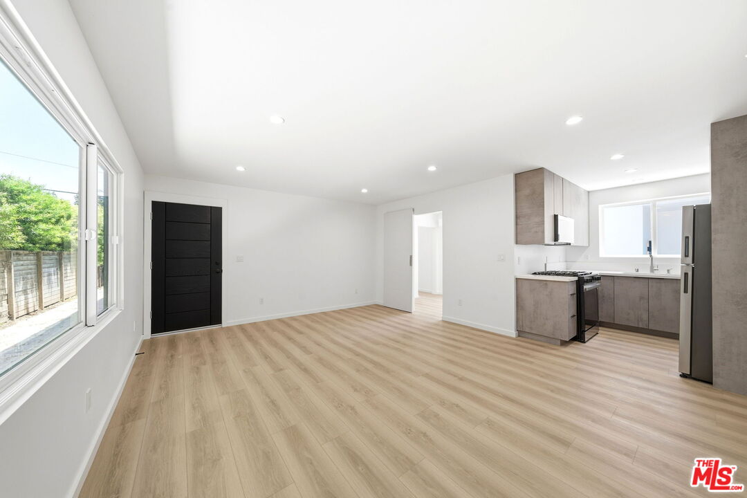 Property photo for 333 6th Ave, #A, Venice, CA
