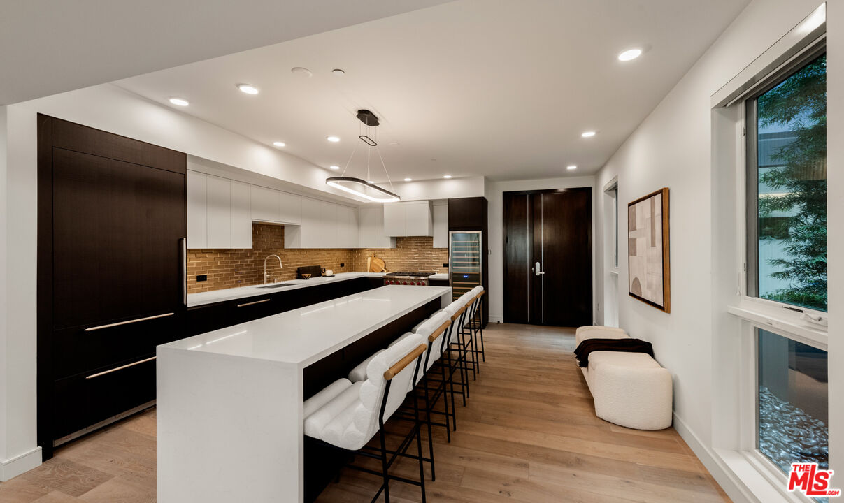 Property photo for 505 S Barrington Ave, #208, Los Angeles, CA