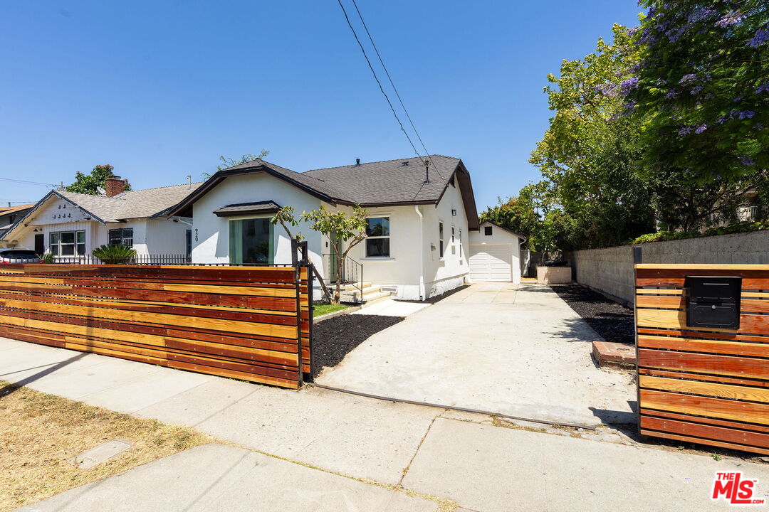 Property photo for 920 S Osage Ave, Inglewood, CA
